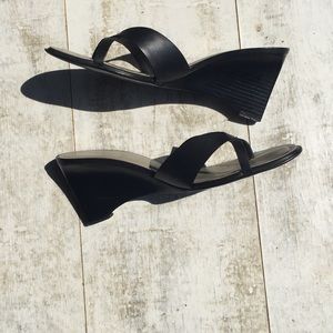 Unisa wedge black leather sandal size 8